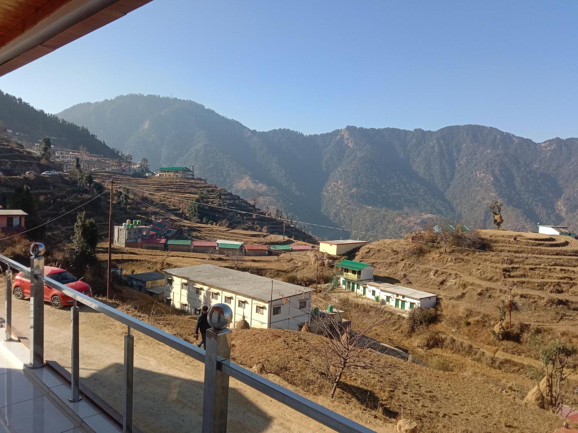 Himalayan Hill Top Resort Kanatal Esterno foto