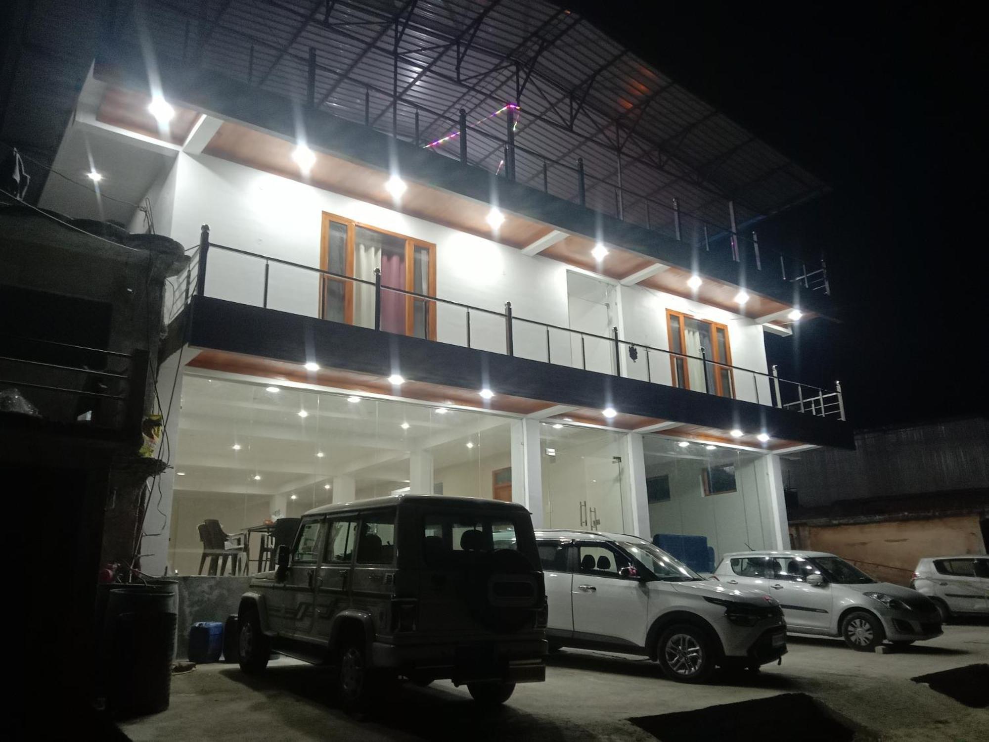 Himalayan Hill Top Resort Kanatal Esterno foto