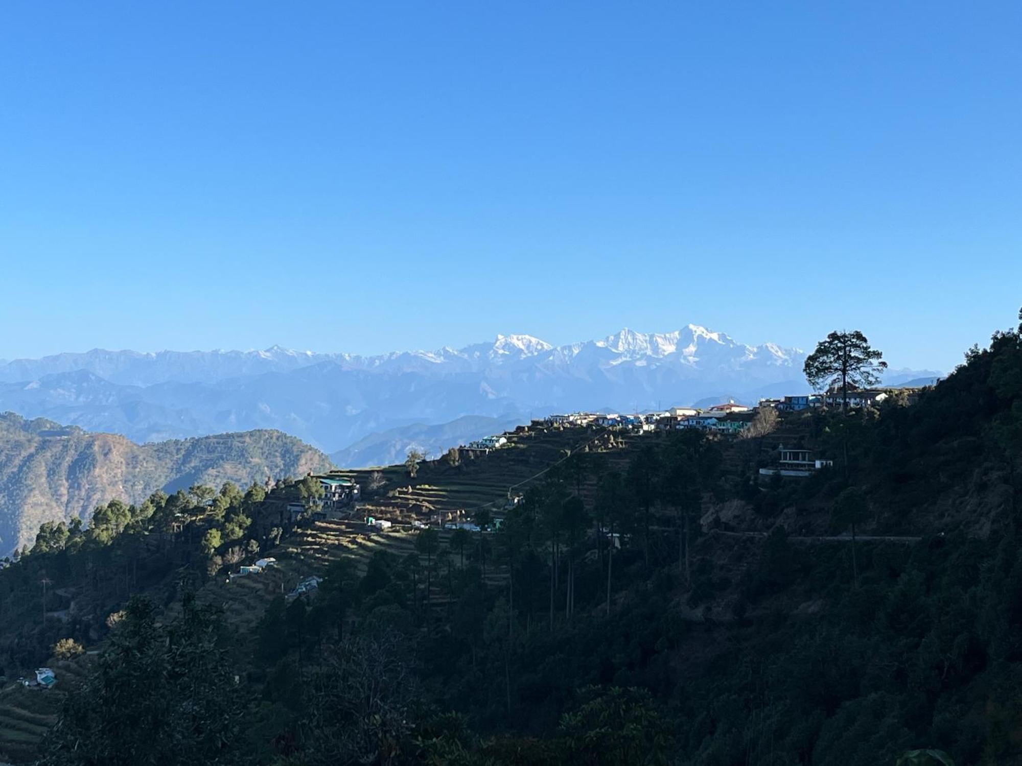 Himalayan Hill Top Resort Kanatal Esterno foto
